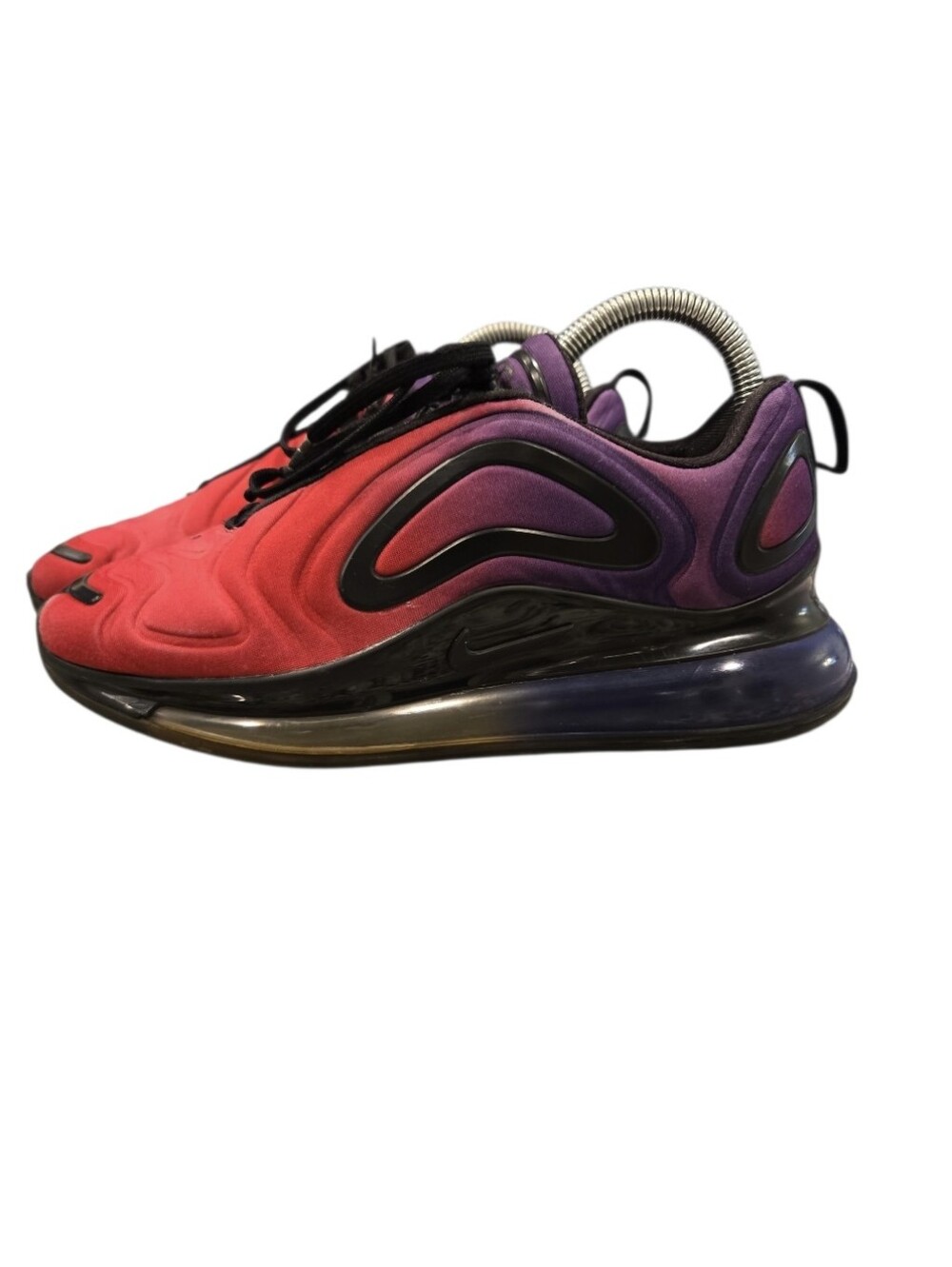 NIKE 720 SUNSET/ HYPER GRAPE WOMEN'S SNEAKERS. SIZE 7.5.